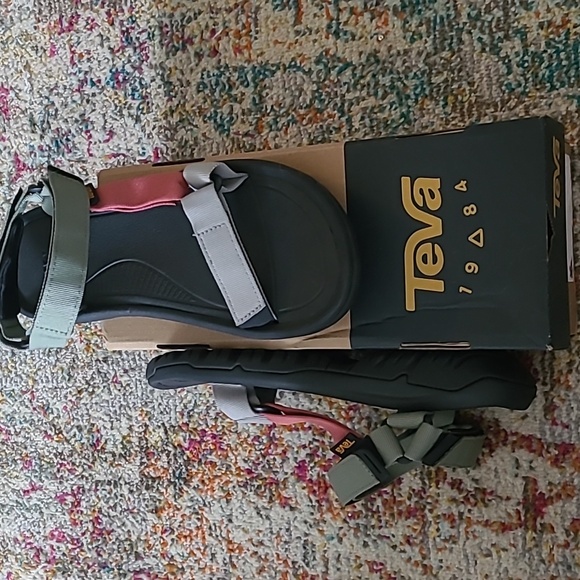 NIB Teva tri color men's size 12 hiking sandals - Picture 4 of 5